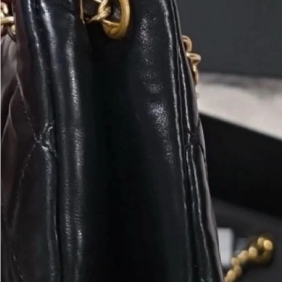 NEW Chanel VIP Gift Shoulder Bag Gold Chain Crossbody Cosmetic Bag - Picture 3 of 5